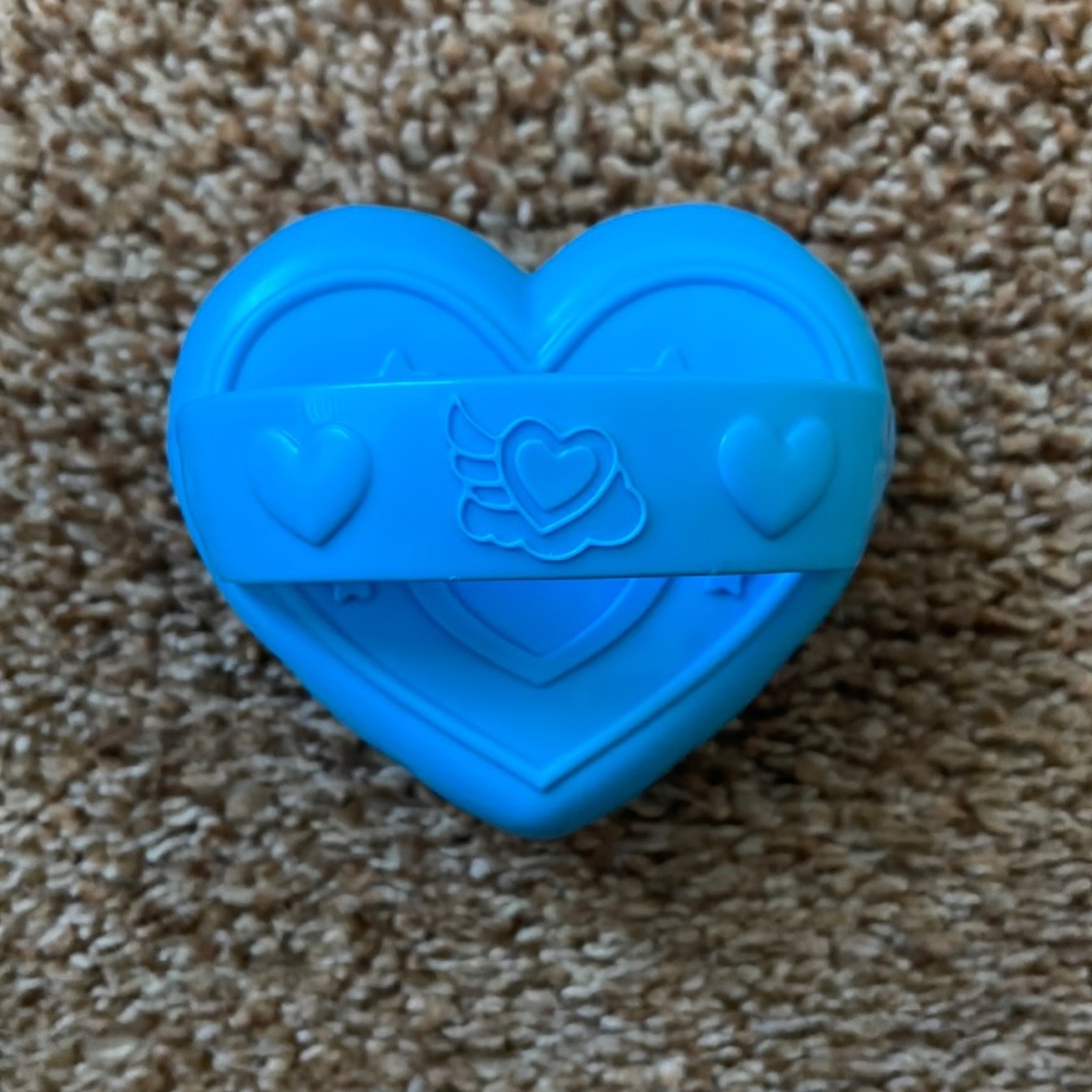 Blue Plastic Heart toy horse brush